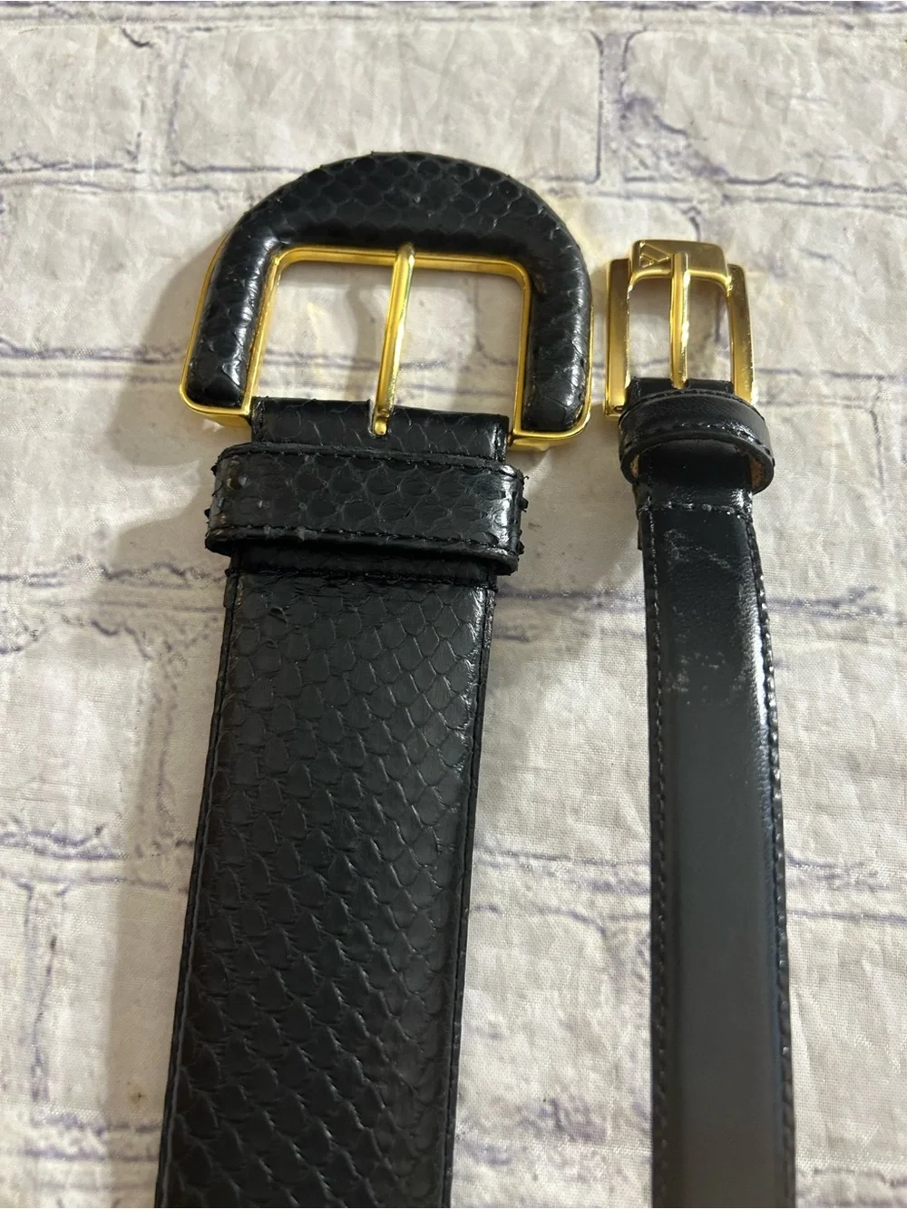 LIZ CLAIBORNE WIDE AND THIN BLACK LEATHER GOLD TONE BUCKLES WOMEN’S BELTS S&M